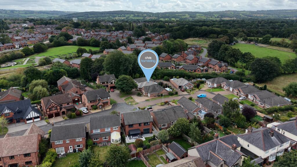 House in Congleton, Hightown - More