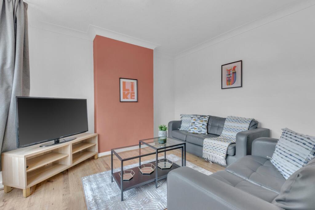House in Leeds - View 2