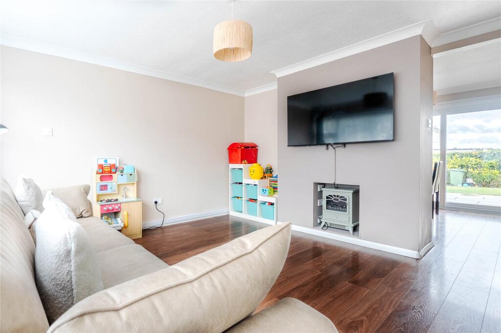 3-bed terraced on The Chilterns, Kensworth, Beds, LU6, £325,000