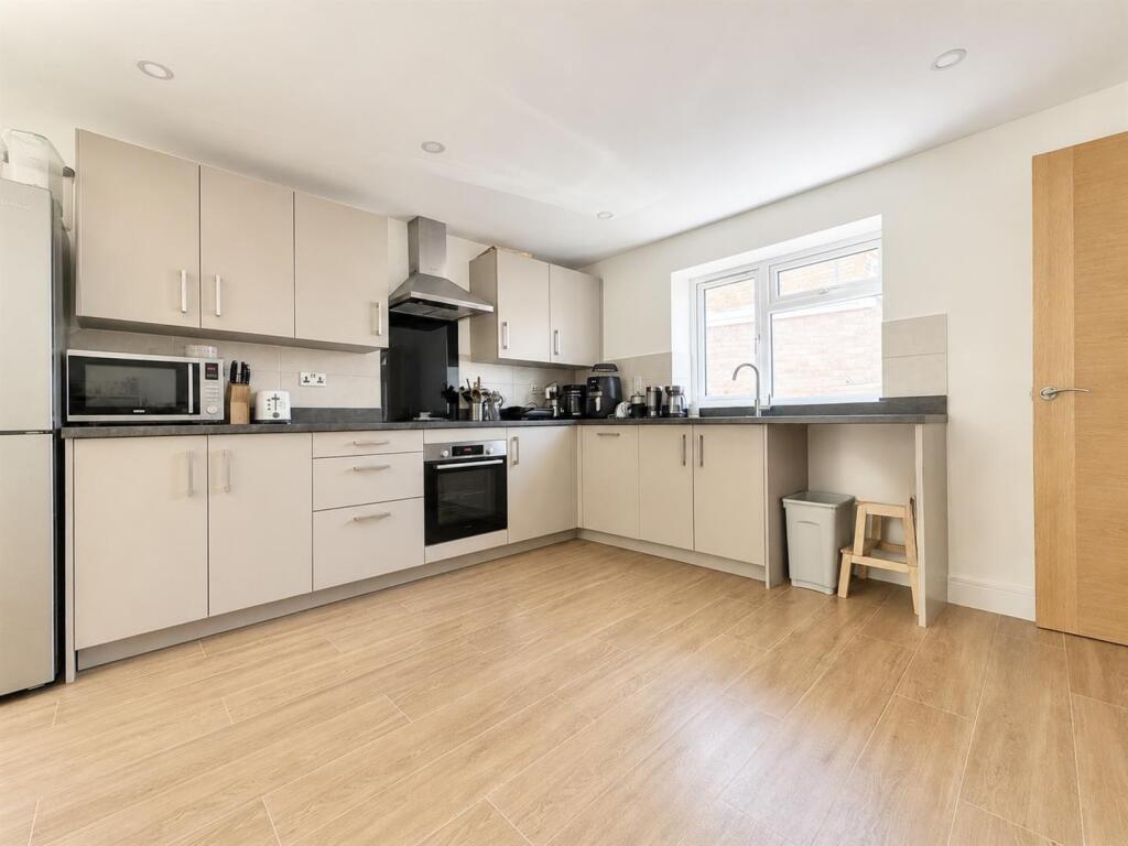 Horndean Avenue, Wigston photo 4