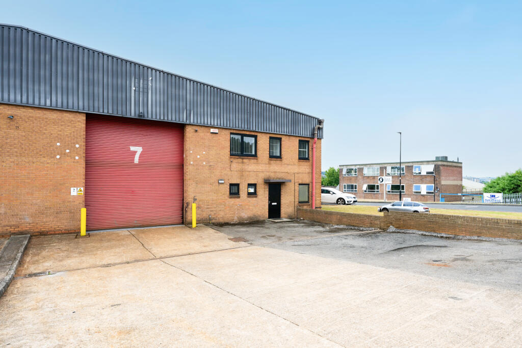 010726_Unit_7_Fieldhouse_Way_006.jpg