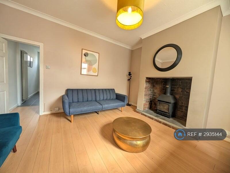 Main image of property: Elizabeth St, Manchester, M46