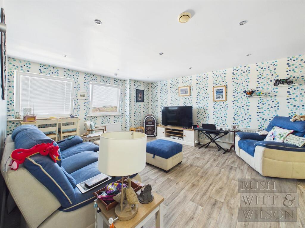 Apartment in Tonbridge - View 3