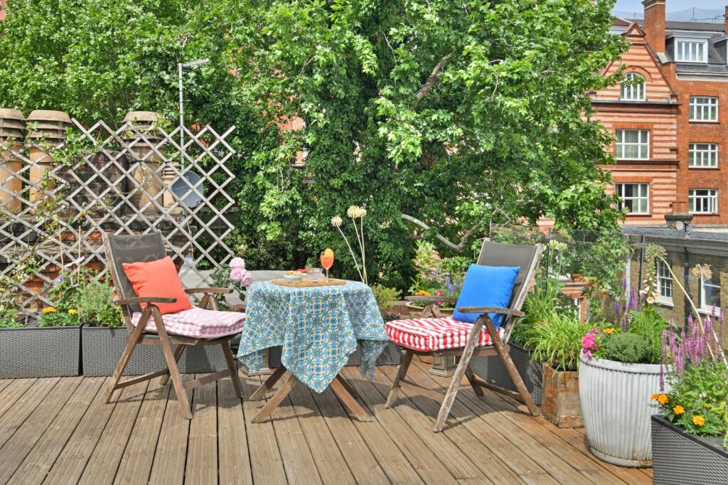Main image of property: Pavilion Road, London