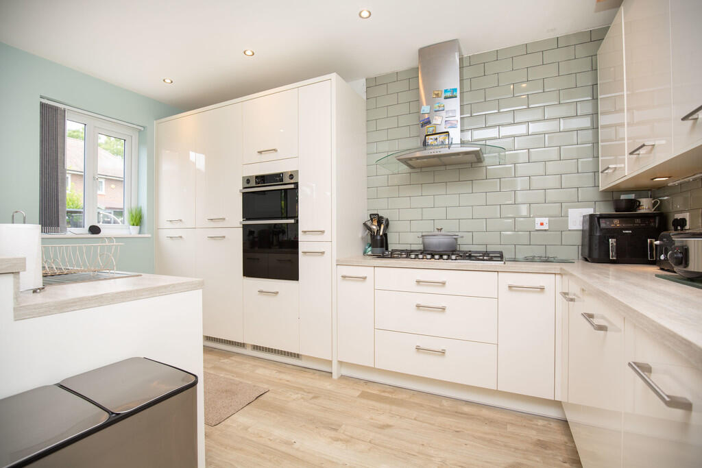 Alton Close, Amington, Tamworth photo 5