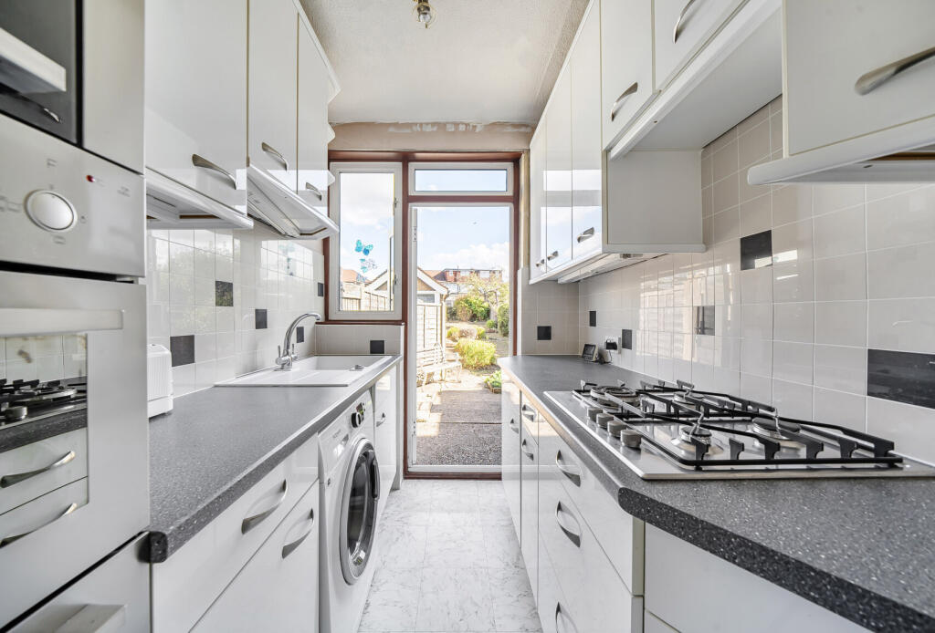 House in London, Worcester Park - More