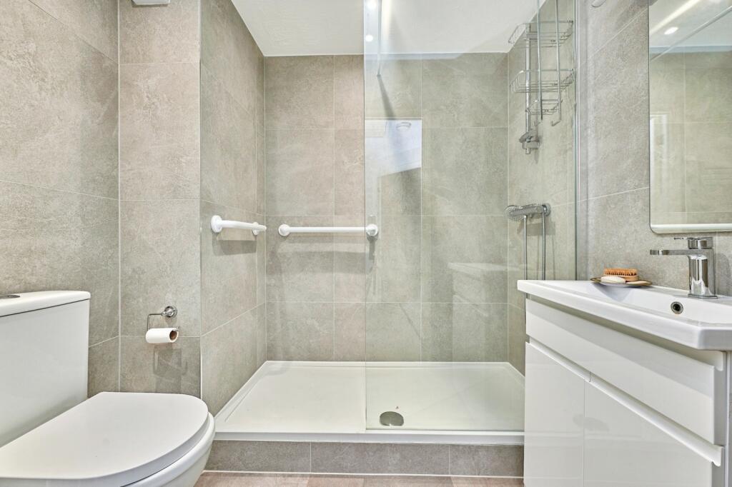 Apartment in Cambridge - View 4