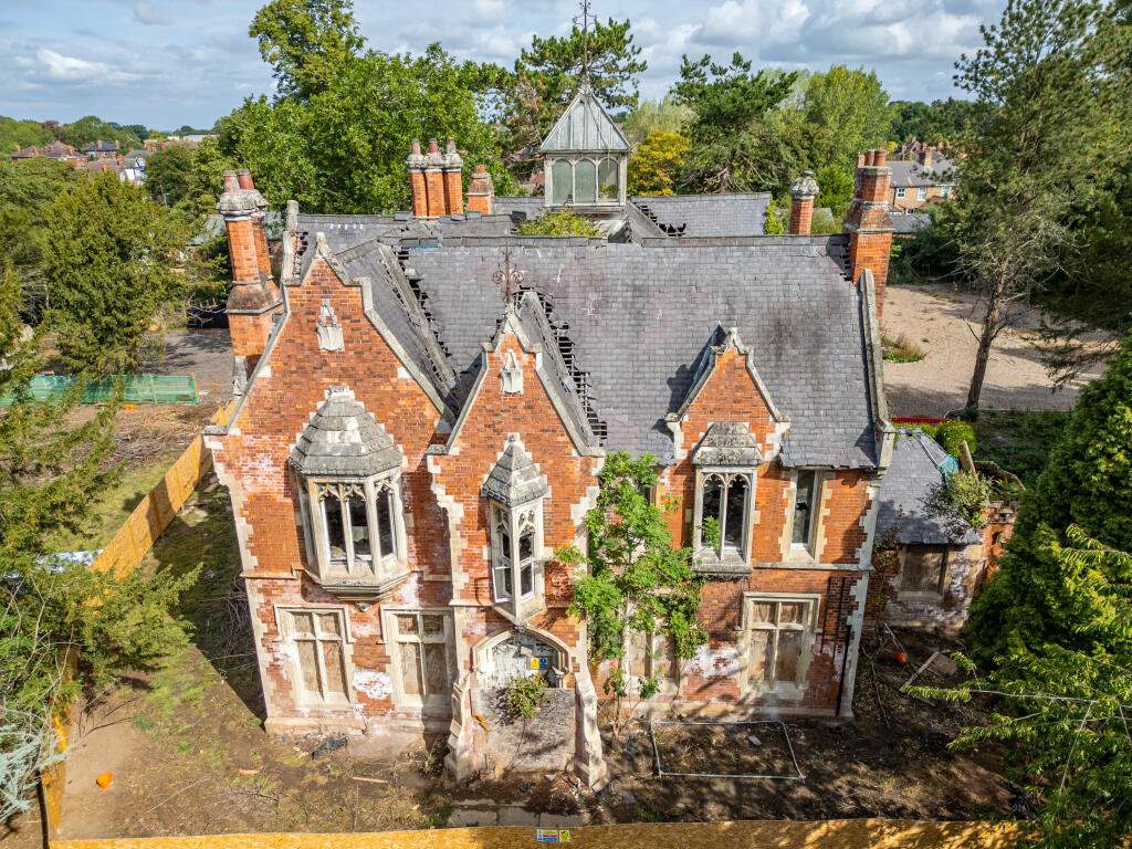 House in Doncaster - View 3
