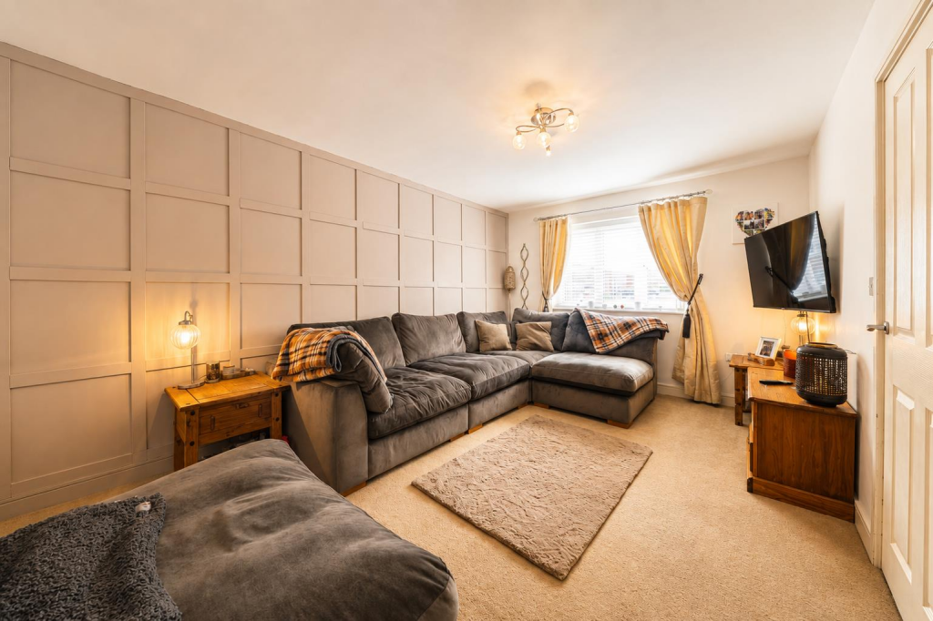 House in Hull - View 2