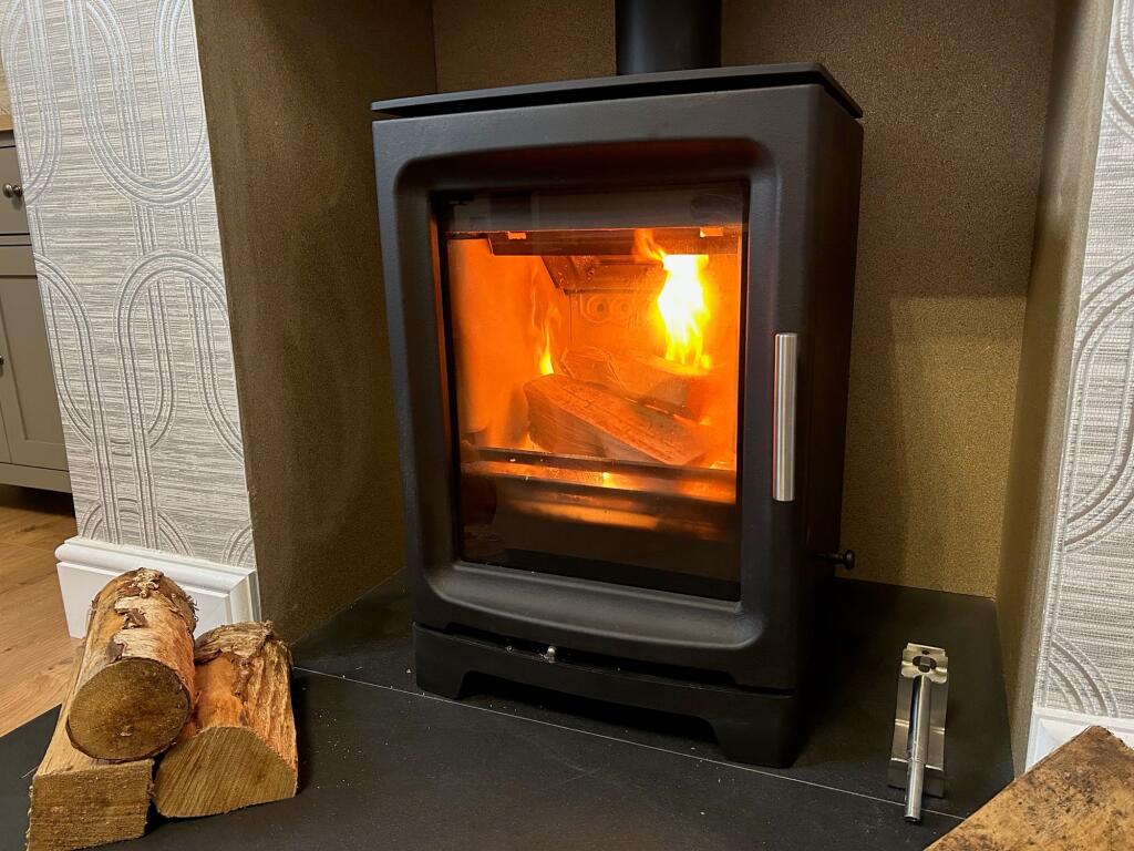 Additional image 3 of Huddersfield Road, Wyke, BD12