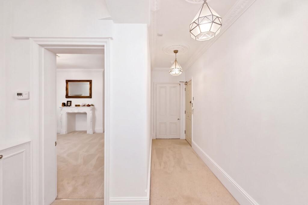 Apartment in Brighton - View 5
