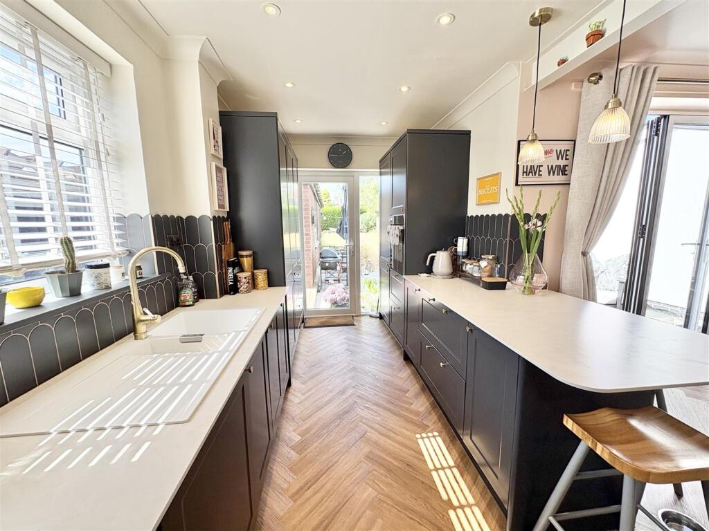 House in Ashfield, Kirkby-in-Ashfield, Sutton-in-Ashfield - More