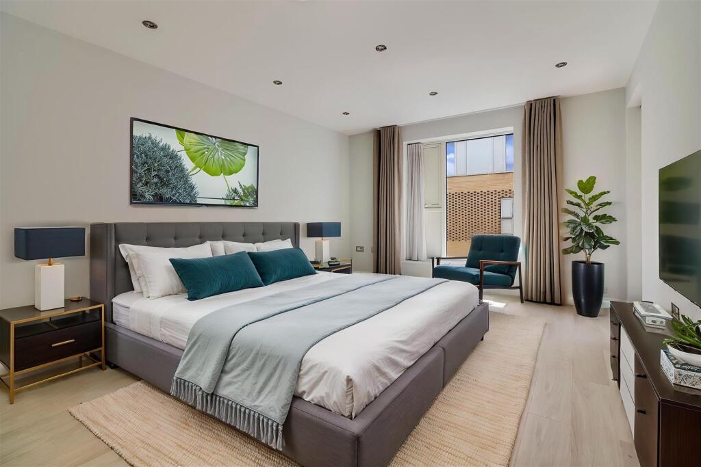 Apartment in Cambridge - View 4