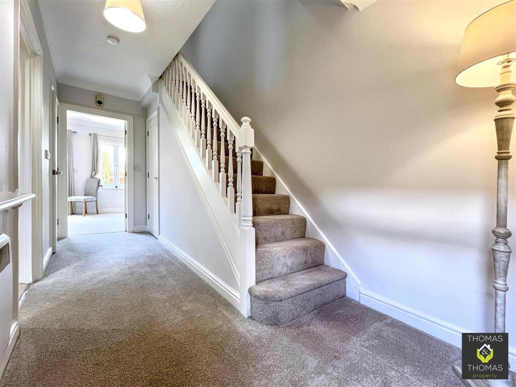 House in Gloucester - View 5