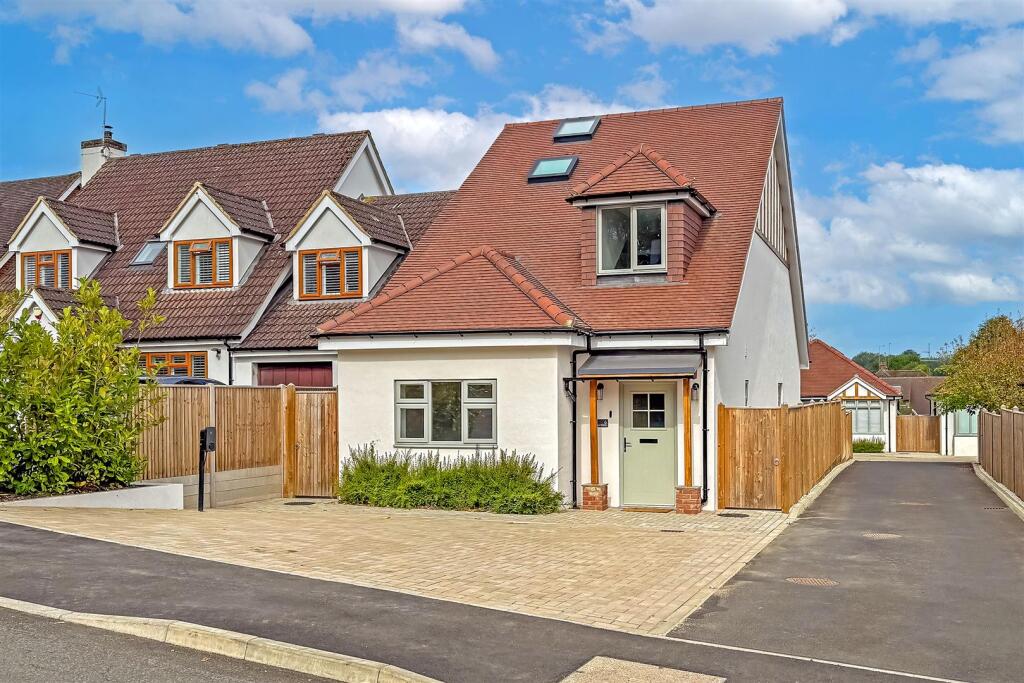Main image of property: Highfield Road, Sandridge, St. Albans