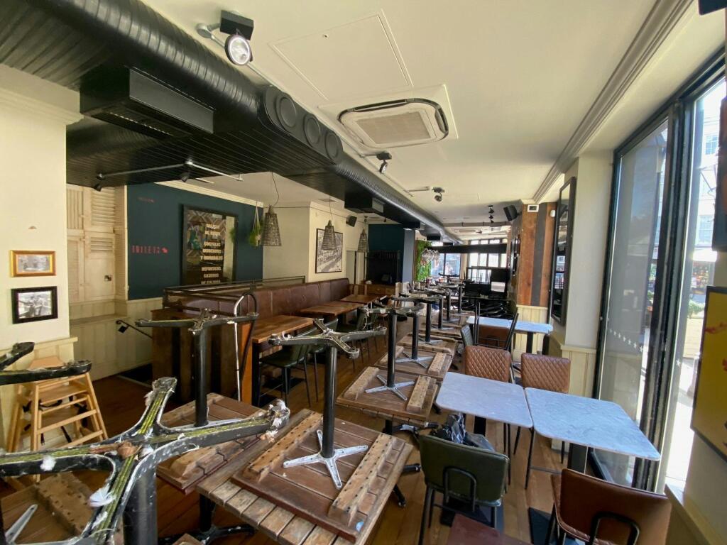 North Road 165 Brighton 4.jpg