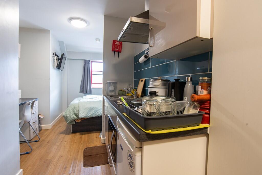 Apartment in Nottingham, Nottinghamshire - View 4