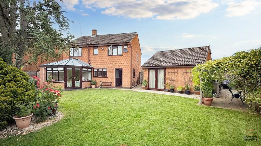 4-bed detached on Peartree Way, Elm, PE14, £325,000
