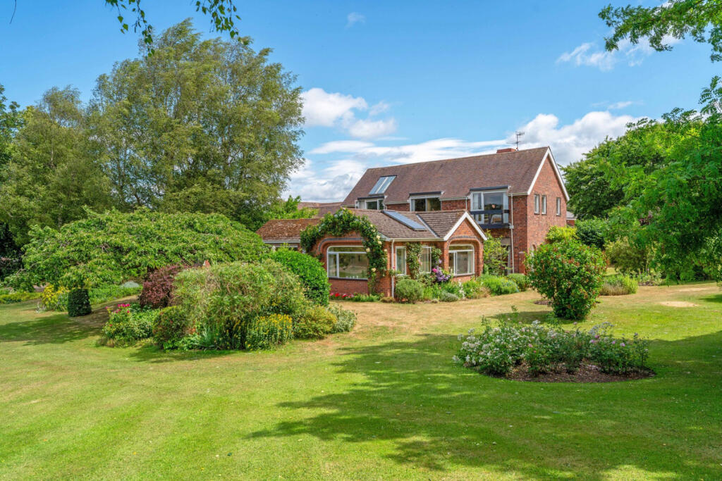 Main image of property: Hawford Lock Lane Claines, Worcestershire, WR3 7SD