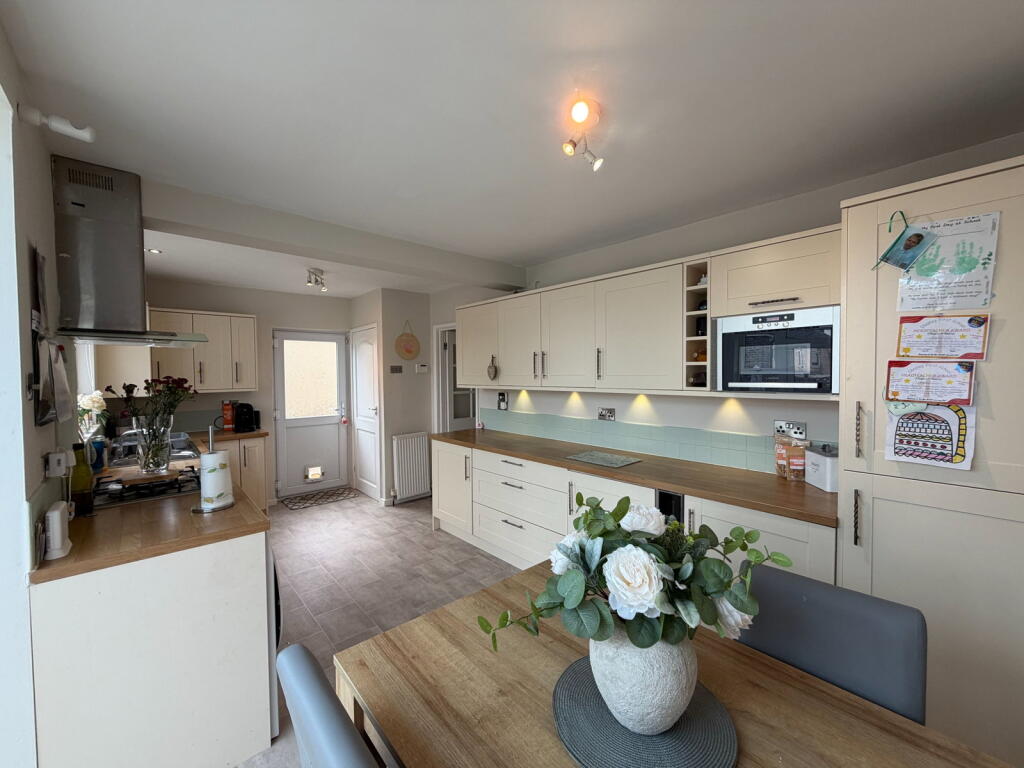House in Huddersfield - View 5