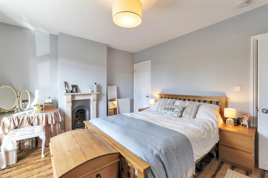 House in Shrewsbury, Greenfields - More
