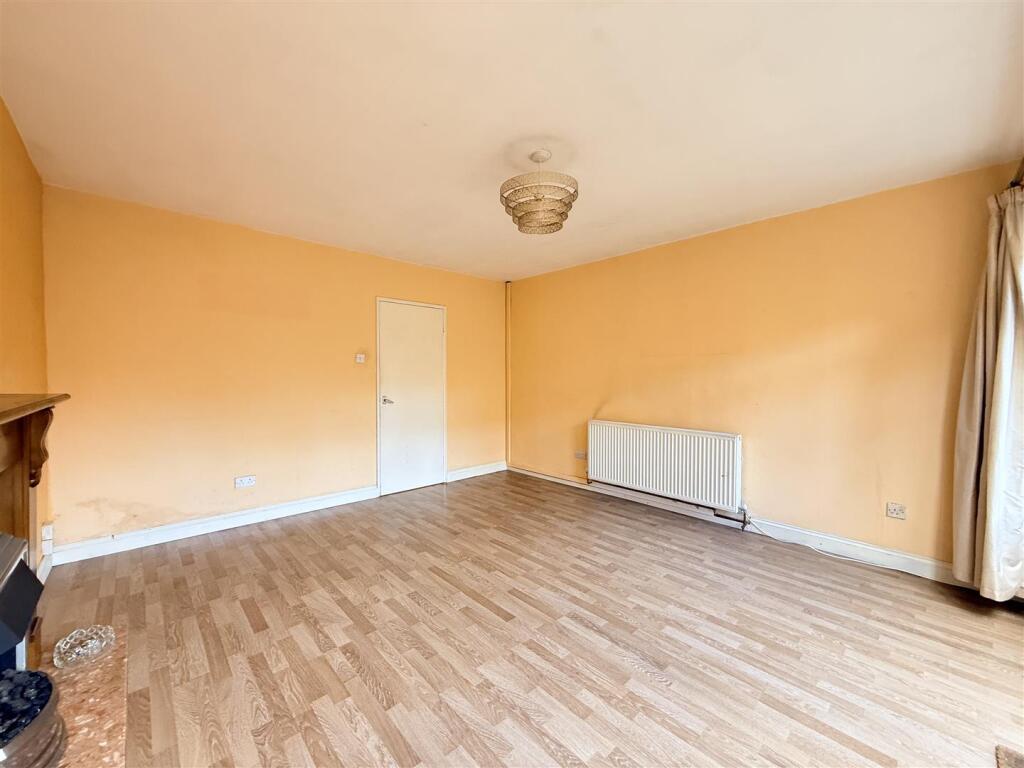House in Dudley - View 4
