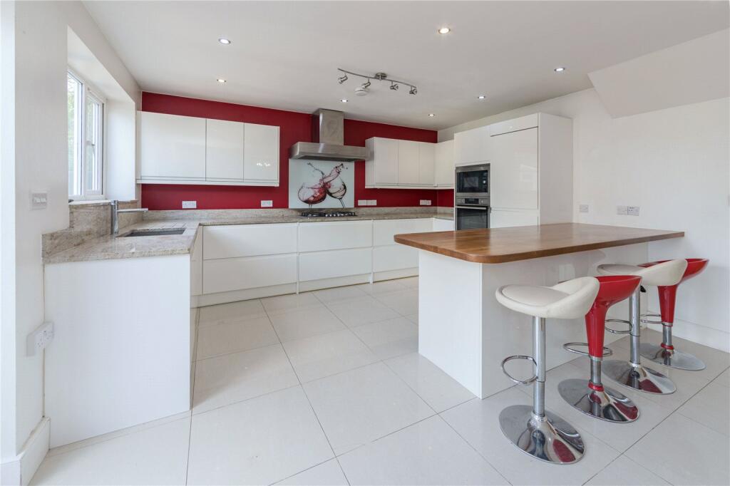 House in St Albans, Lancaster Grange, St Stephen - View 3