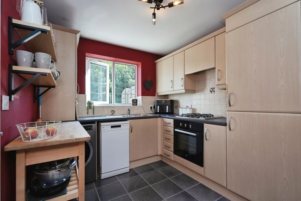 House in Halifax - View 3