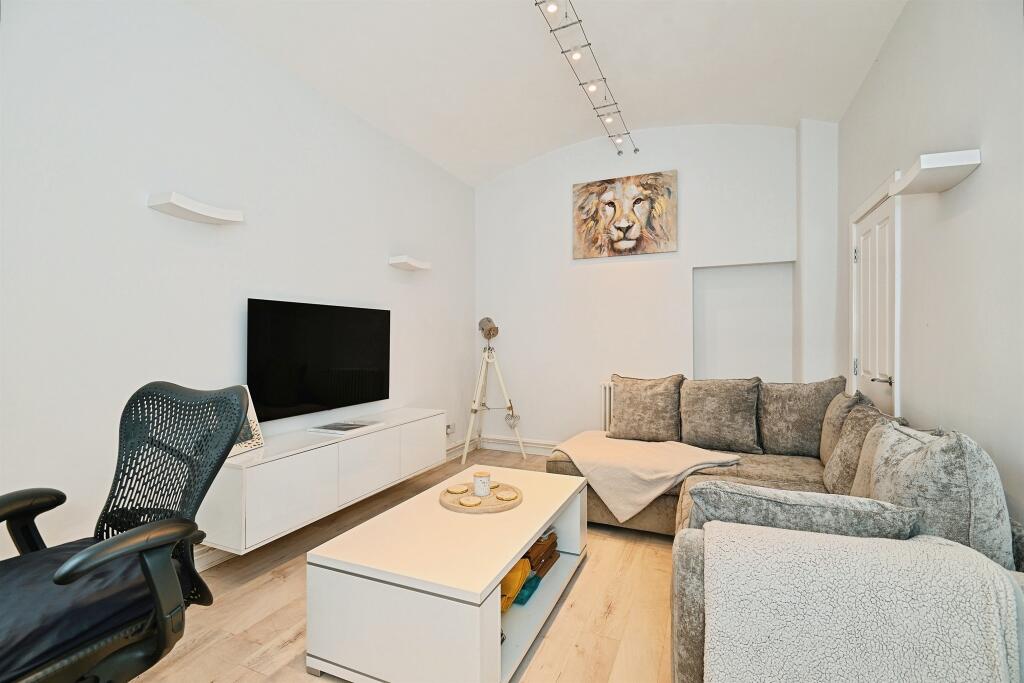 House in Maidstone, Kent - View 5