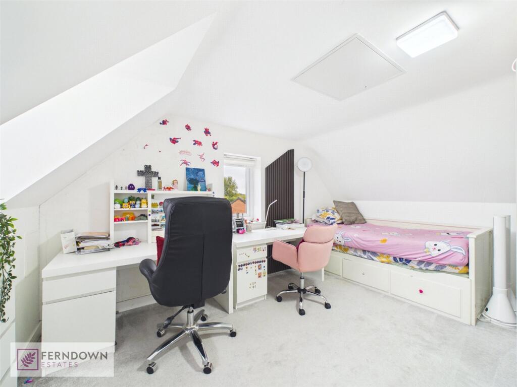 House in Solihull, Kingshurst - More