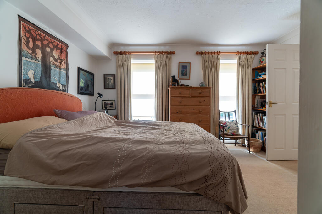 House in Southampton, Langdown, Hythe - More