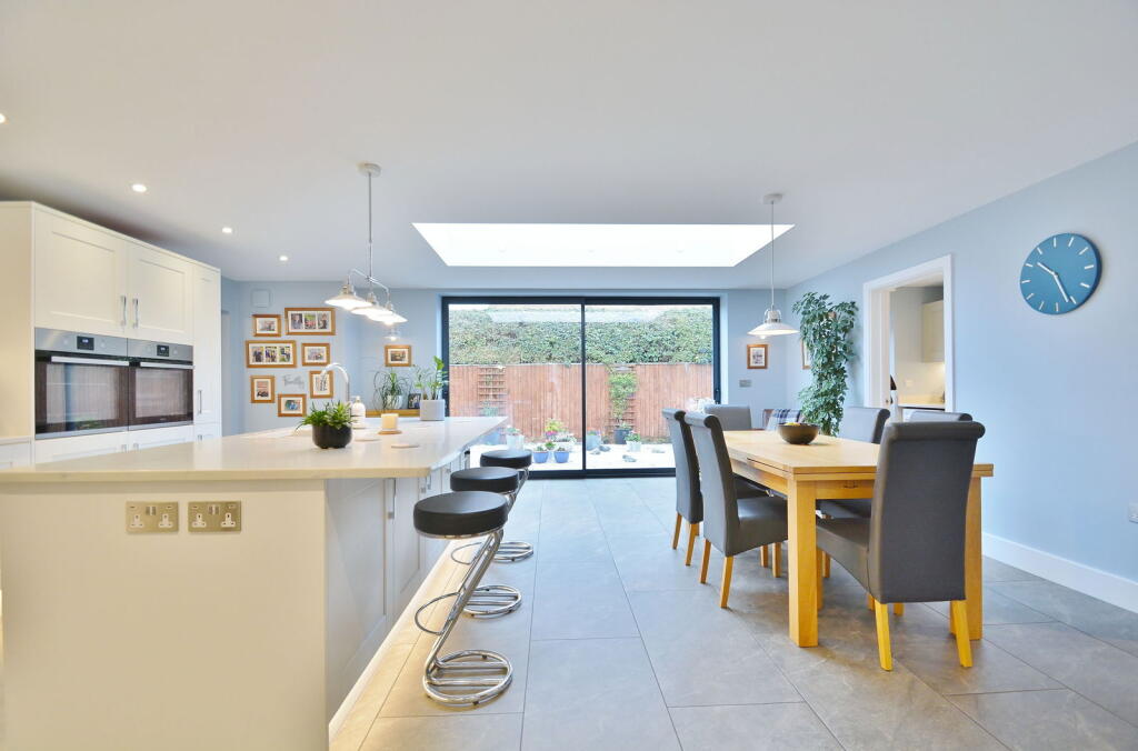 John Fulkes Avenue, Thame photo 3