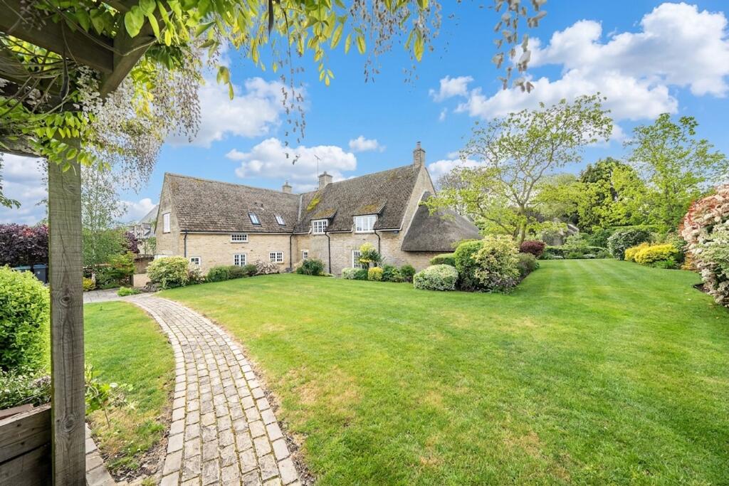 Russell Hill, Thornhaugh, PE8 photo 4