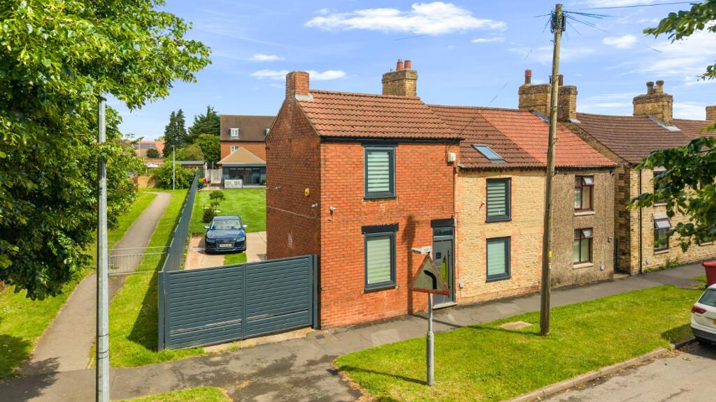 Main image of property: Earlsgate, Winterton, Scunthorpe, DN15