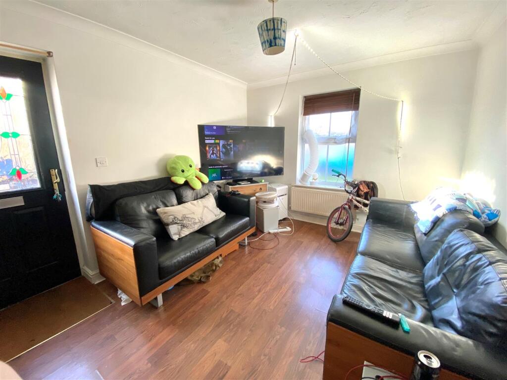 Apartment in Epping Forest, Waltham Abbey - View 3