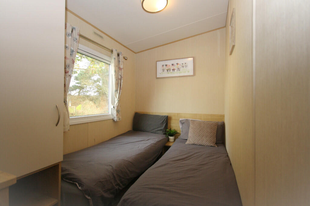 House in Southampton - View 5