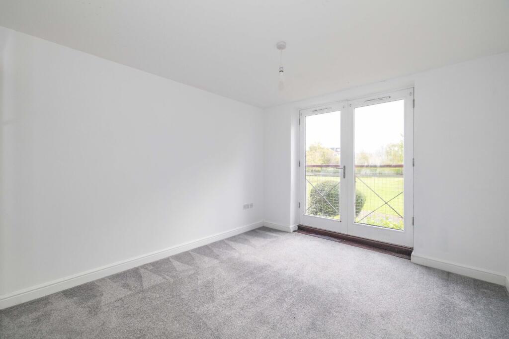 Apartment in Canterbury, Kent - More