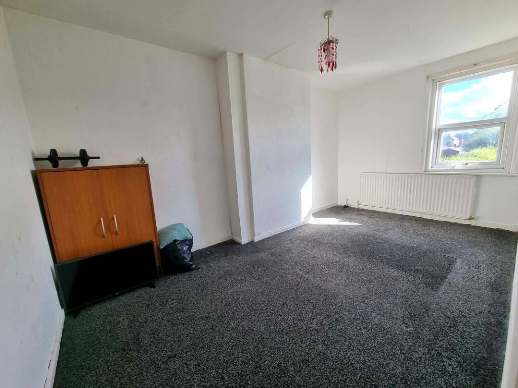 House in Newcastle upon Tyne, Lynemouth - More
