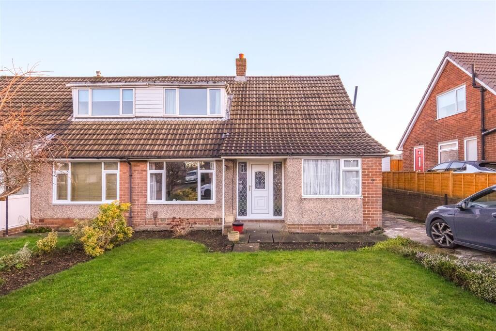 Main image of property: Ashlea Avenue, Brighouse