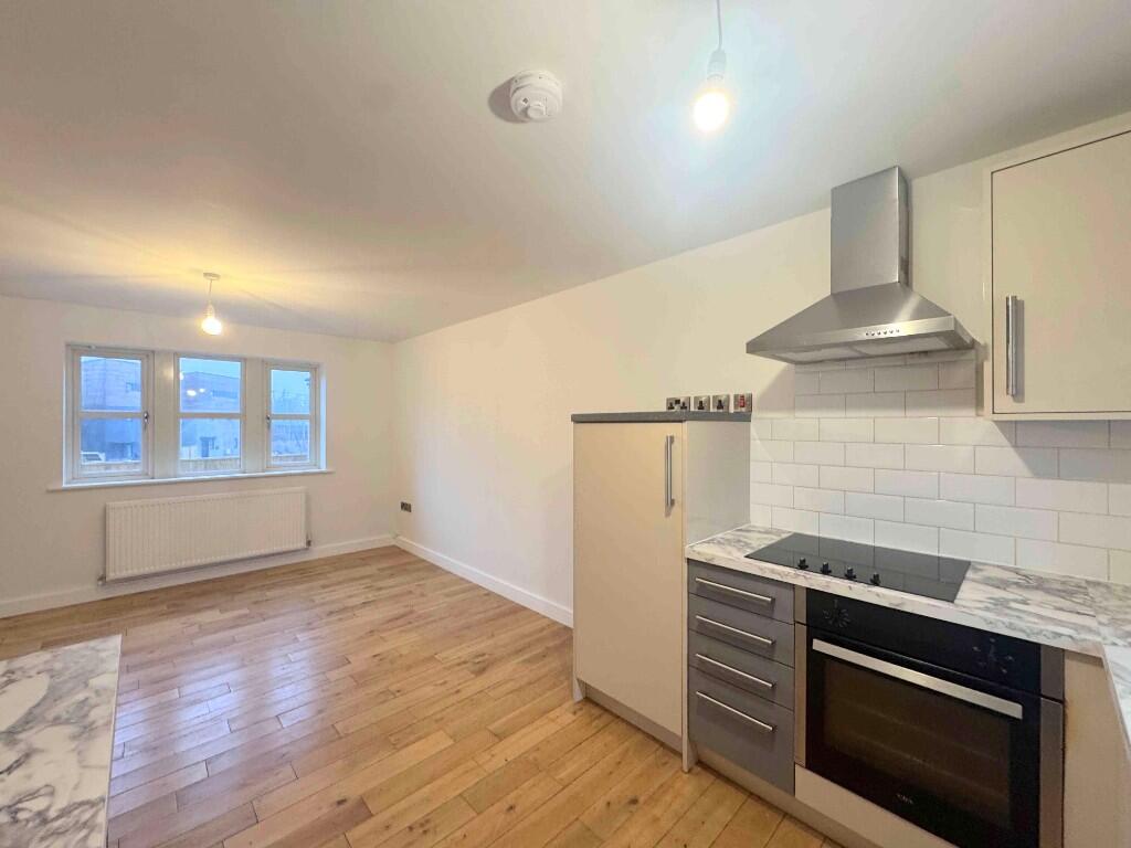 Additional image 8 of Flat 2, 224 Wakefield Road, Drighlington, BD11 1ED