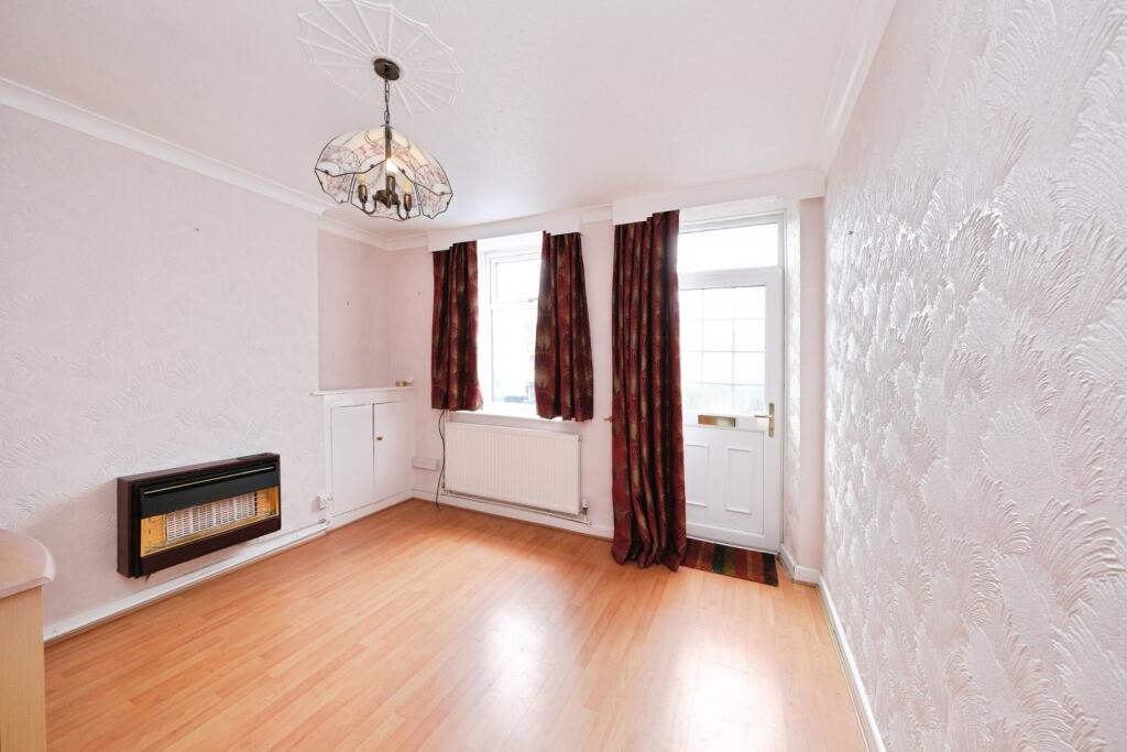 Vale Road, Mansfield Woodhouse, Mansfield, Nottinghamshire, NG19 - View 4