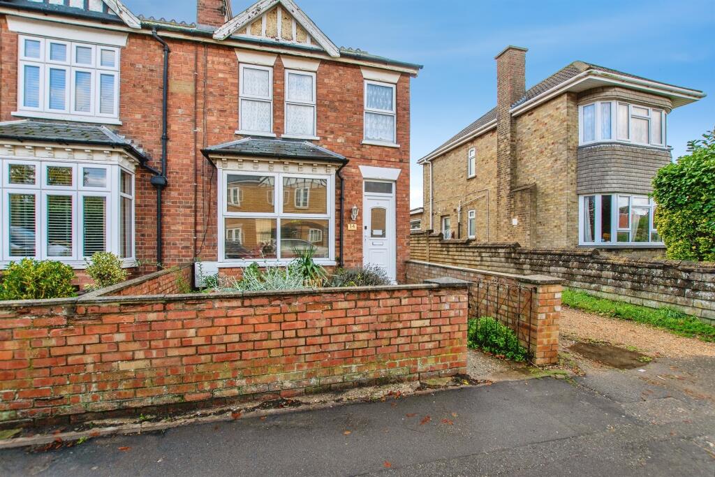 3-bed semi-detached on Trafalgar Square, Long Sutton, SPALDING, £210,000