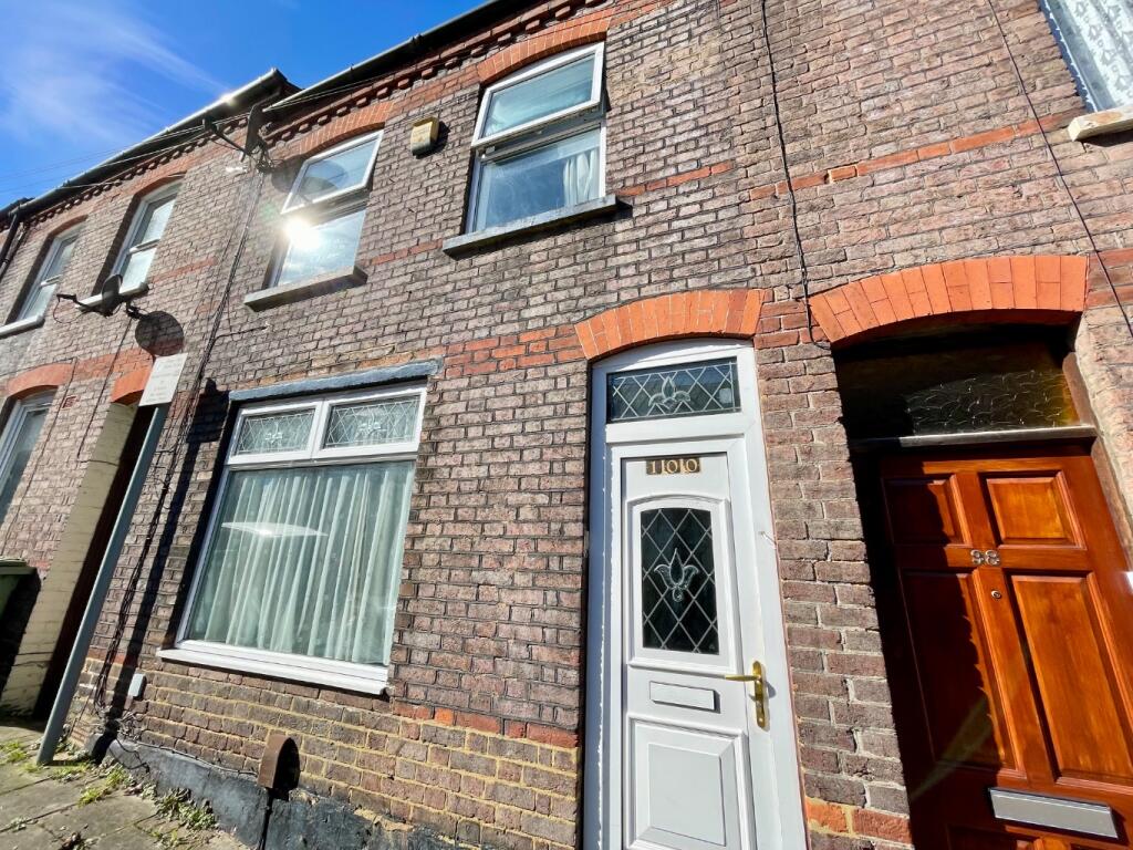 Main image of property: Ashton Road, Luton, Bedfordshire, LU1 3QQ
