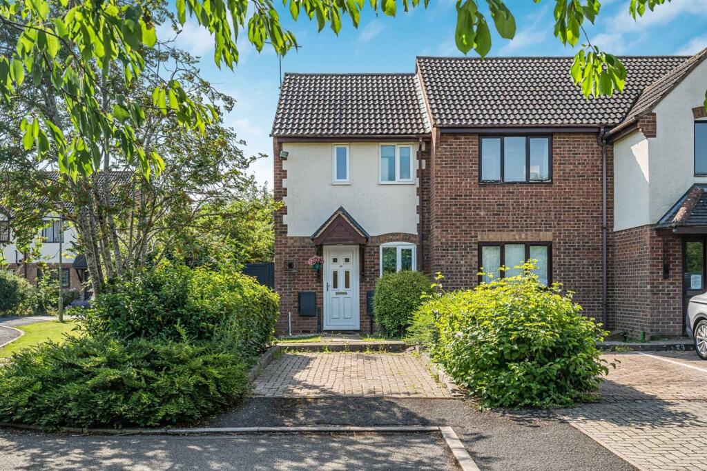 Main image of property: Lapwing Close, Bicester