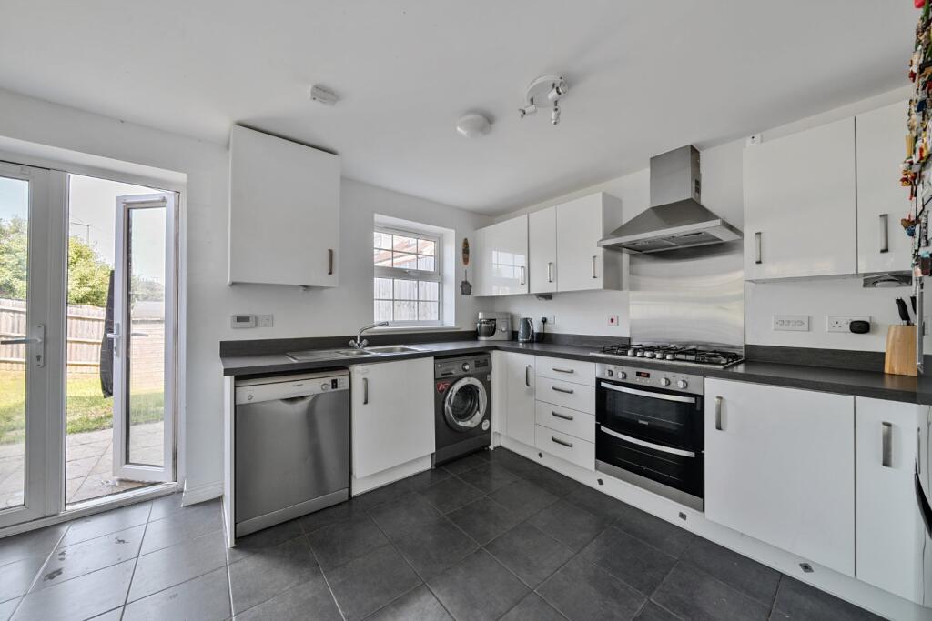 Ashton Gardens, Eastleigh, Hampshire, SO50 photo 3