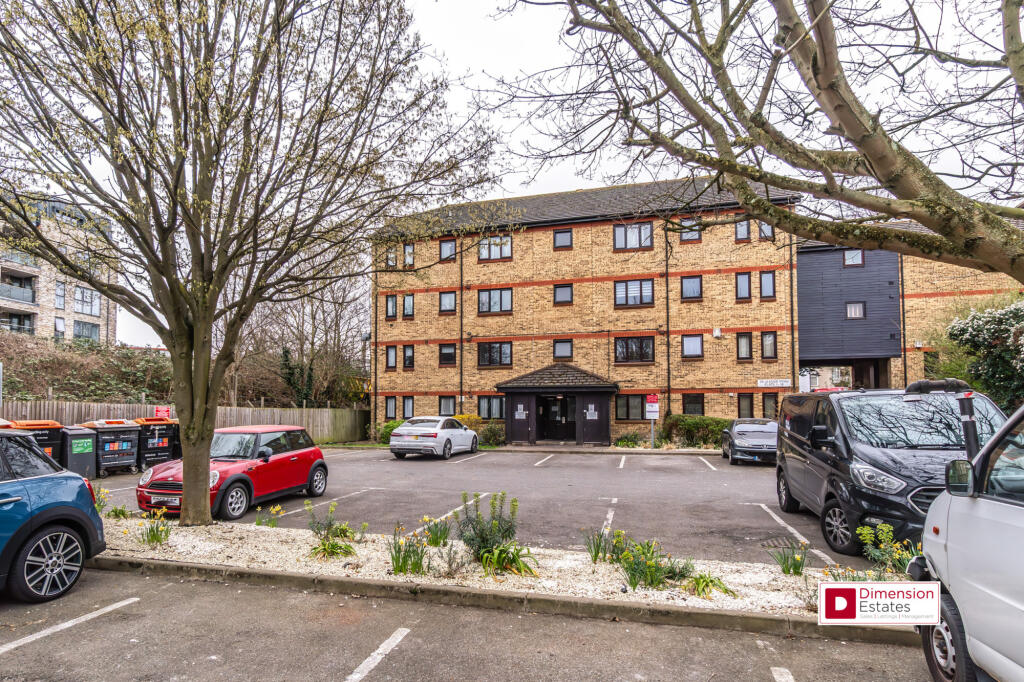 Main image of property: 29 Leaside Road, Upper Clapton, Hackney, E5