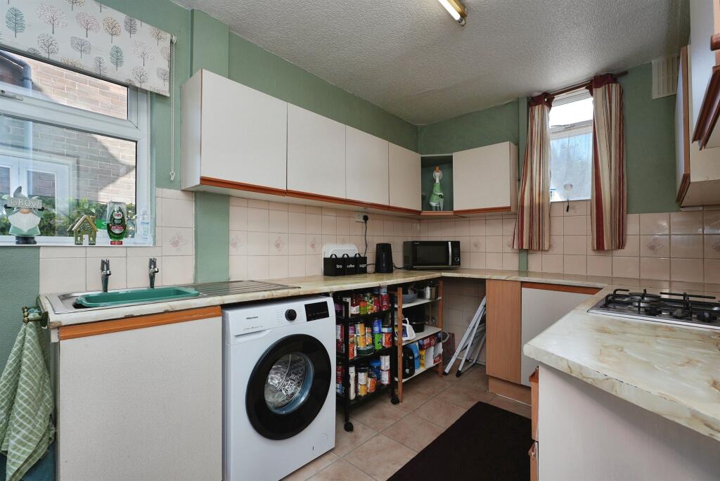 Broadstone Way, Bradford photo 5