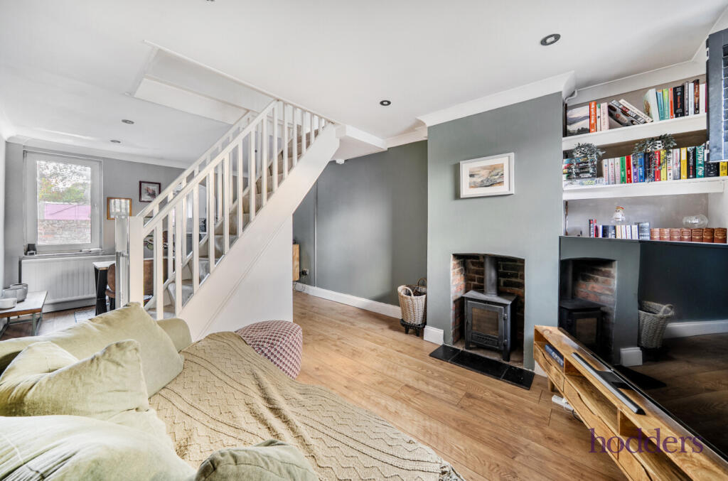 2-bed house on Chertsey, Surrey, KT16, £359,950