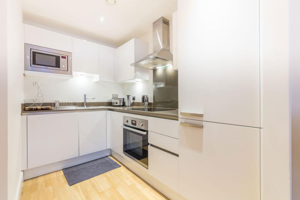 Apartment in London - View 5