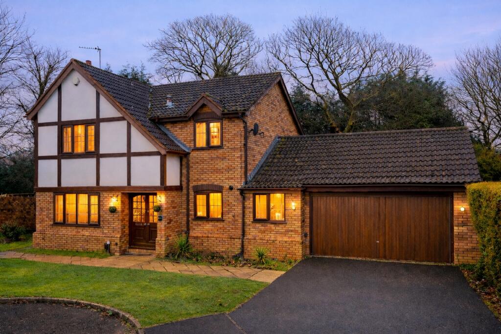 Main image of property: Wykeham Mews, Heaton, Bolton, BL1 5